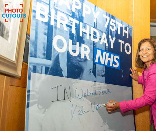 Valerie Vaz MP signs the NHS birthday card
